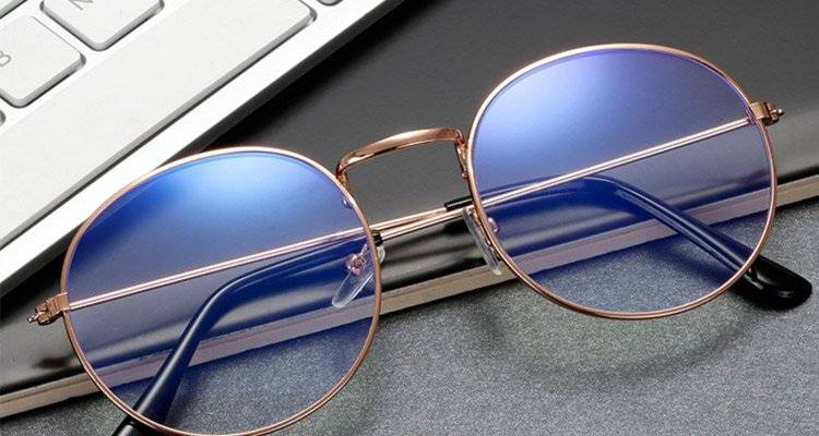 Sunglasses VS. Blue Light Glasses